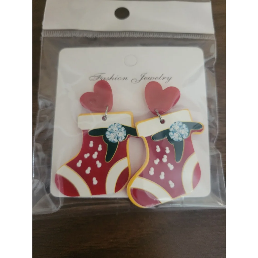 NWT- Set of 6 pairs -Acrylic Christmas earrings